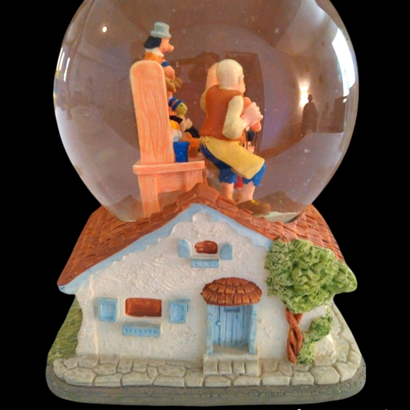 Vintage Disney Pinocchio Musical Snowglobe - Picture 6 of 11